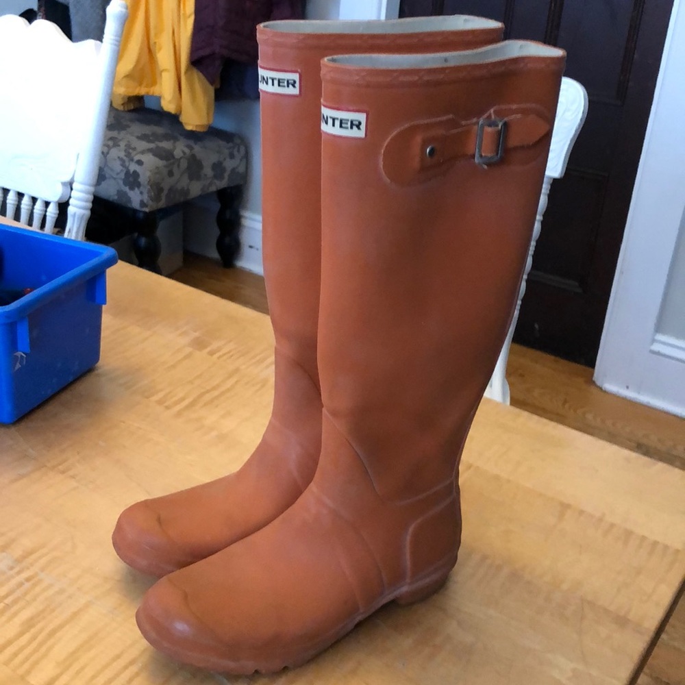 Hunter Rain boots, Size 9, Matte Orange/Camel